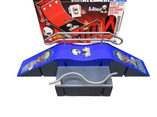 Tech Deck 2005 Blind 96mm Skatepark & Board Vert Ramp w/ 4 Finger Boards *READ* - Picture 2 of 11