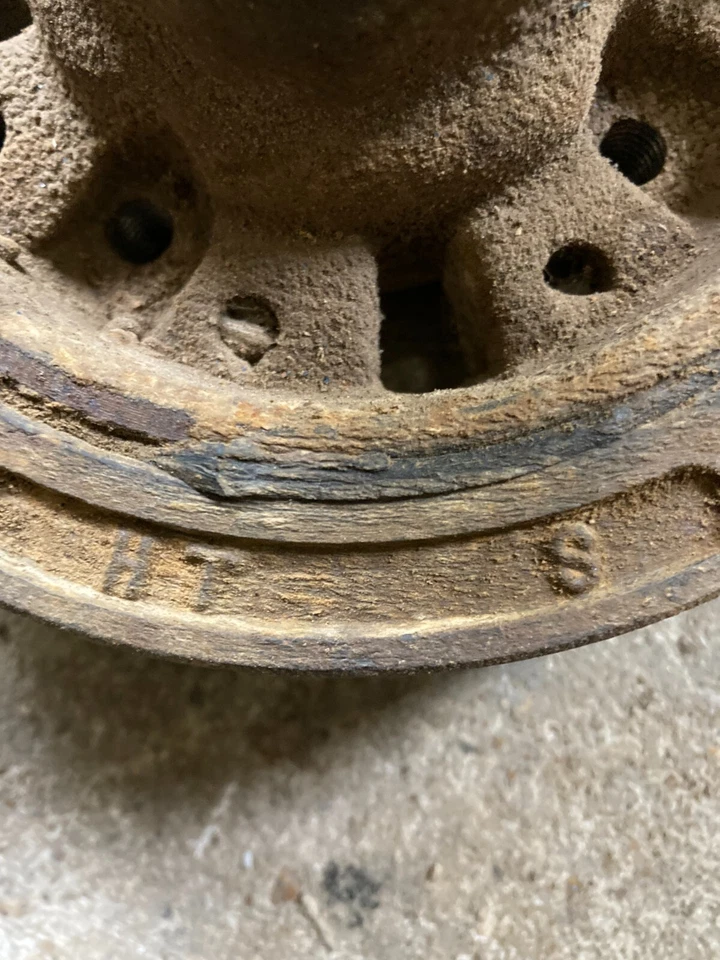 Equilibrador armónico Ford 351m-400 con perno y arandela Foto 3 de 4