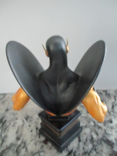 Bowen Designs Yellow Jacket Mini Bust Gold Edition - Picture 2 of 6