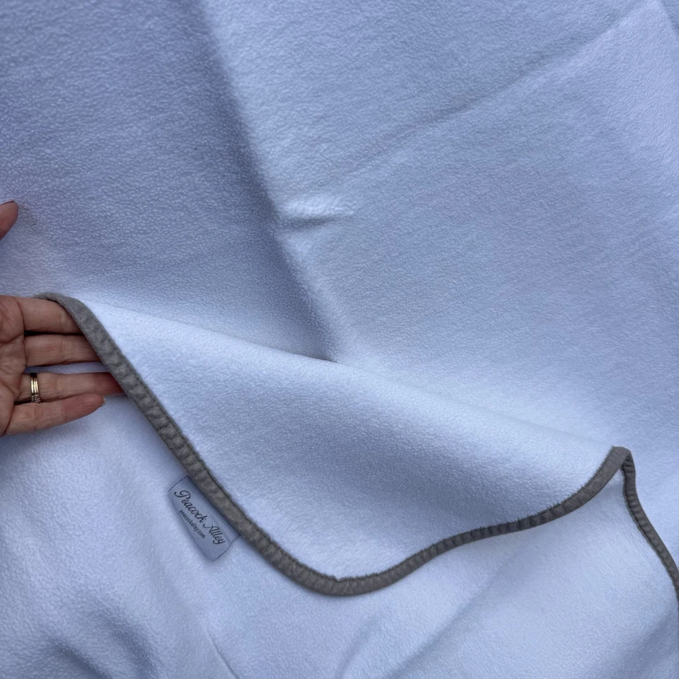 Peacock Alley Luxury 100% Egyptian Cotton Throw Blanket Portugal Taupe Trim - Image 3 of 4