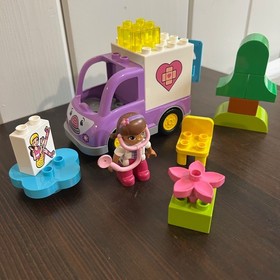 LEGO DUPLO: Rosie the Ambulance (10605)
