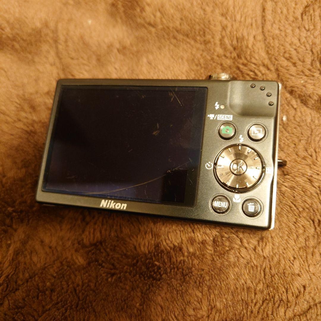 Nikon COOLPIX S640 Digital Camera 12.2MP 5x Zoom Black w/ Battery