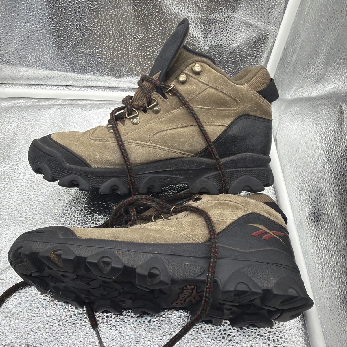 Reebok Women's Suede Leather Hiking Boots Size 8 RA503pck
