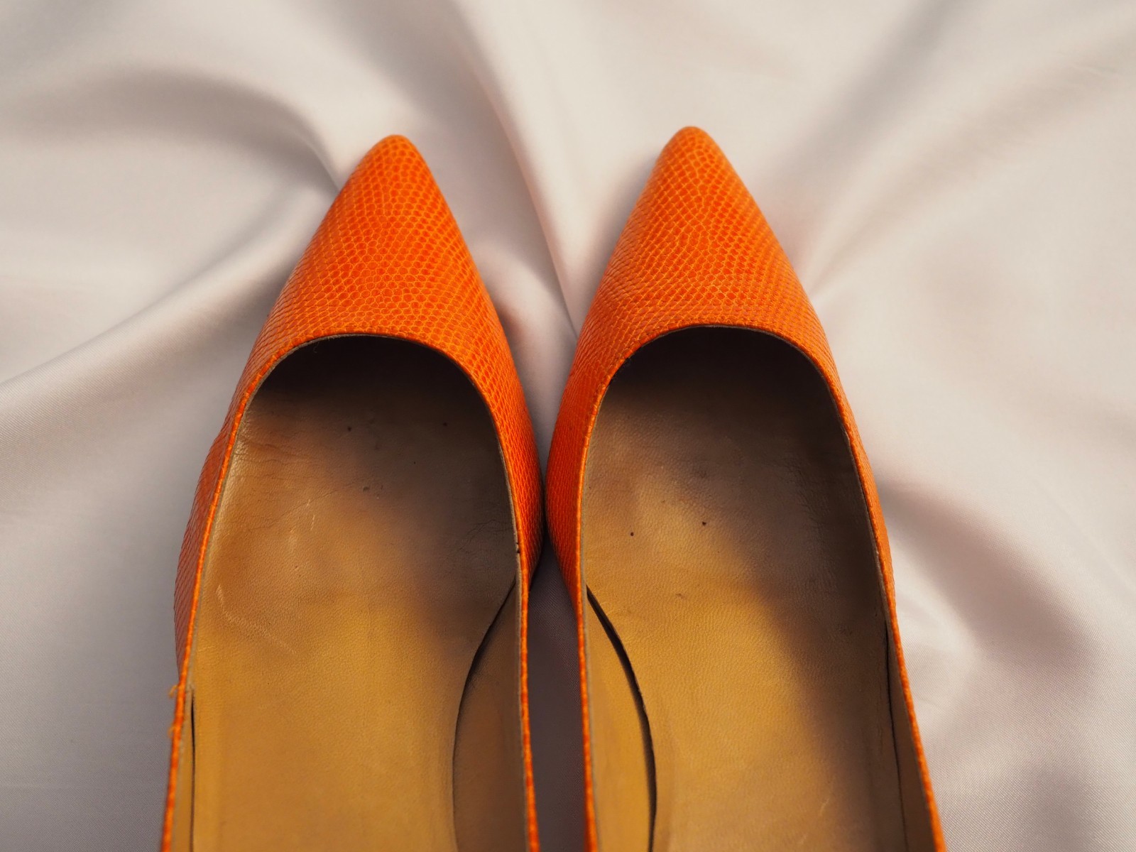 Vintage Hermès orange python leather pumps Size 3… - image 12