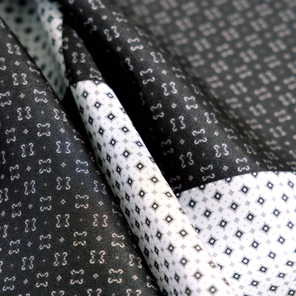 Traje Para Hombre Sarga de Seda Bolsillo Cuadrado Blanco y Negro Patrón Geométrico 21" 53cm Foto 3 de 4