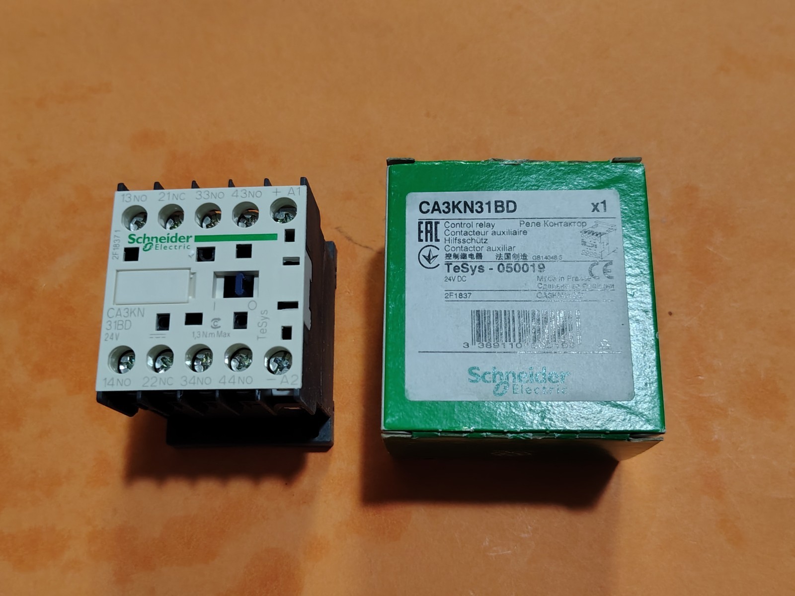 SCHNEIDER ELECTRIC CA3KN31BD 24VDC 4 POLE CONTROL RELAY 3 NORMALLY OPEN 1 N/C