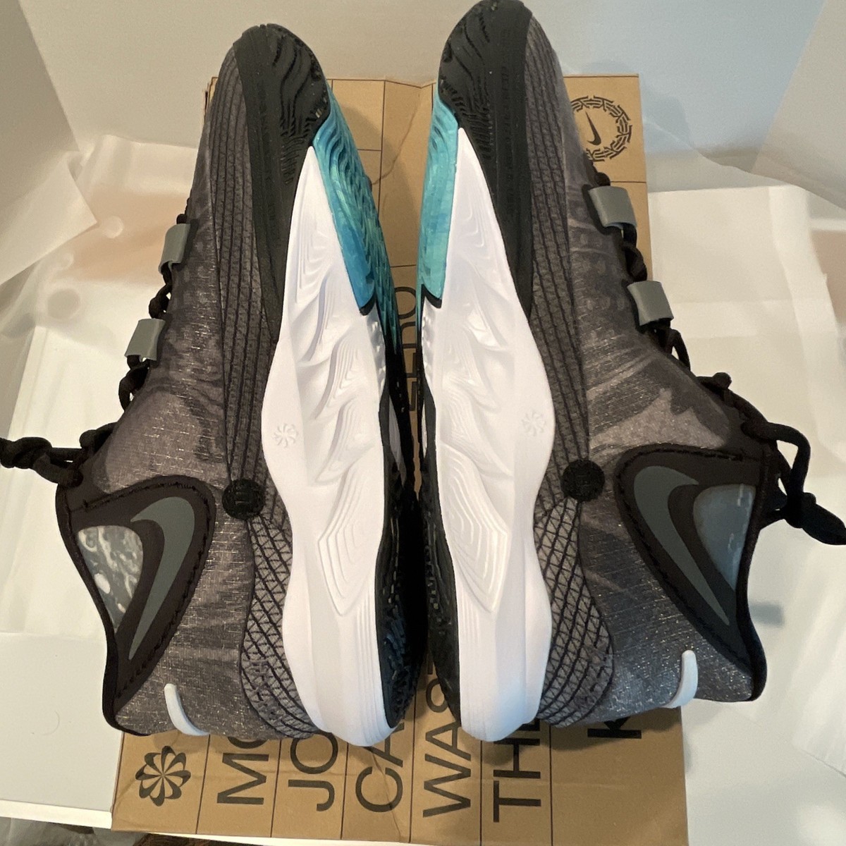 NIB Nike Kyrie 8 Black/Mercury Grey-White Mens Size 11  display picture 3