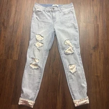 Judy Blue Peek A Bloom Floral Patch SkinnyFit Jean Light Floral Cuff JB8844 9/30