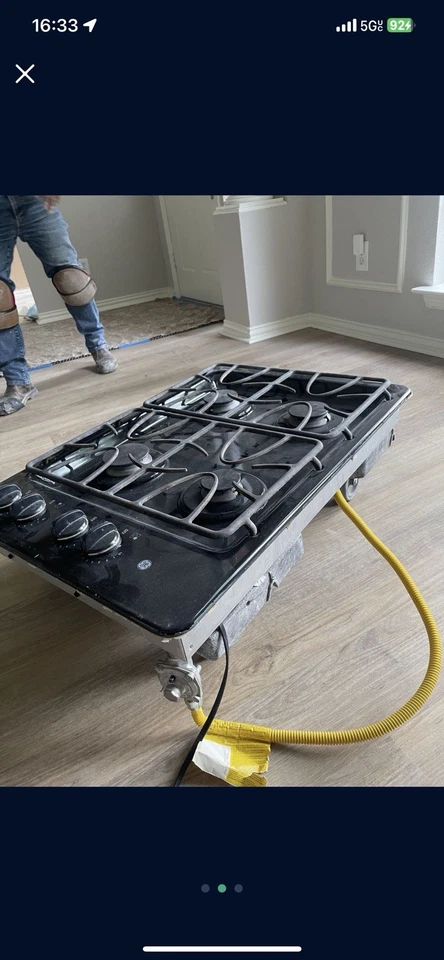 Placa de cocina GE Profile 30" de acero inoxidable a gas incorporada Foto 2 de 3