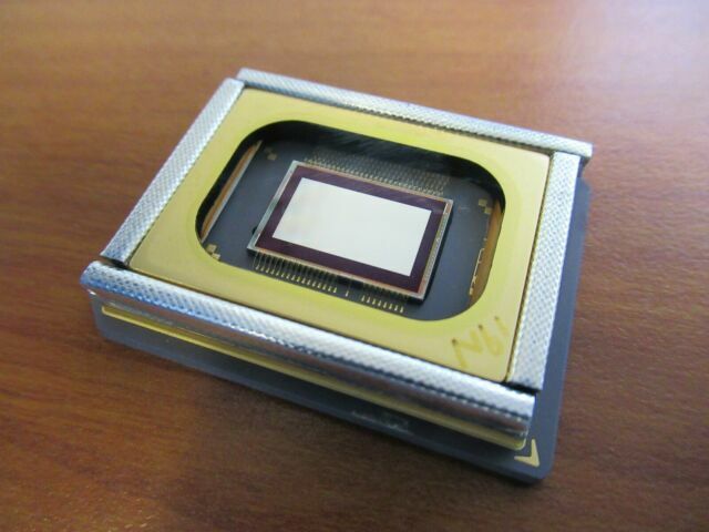 Pt Rz120u 1 Chip Dlp Fixed Installation Laser Projector