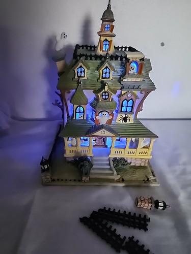 LENOX SPOOKY MANOR Light Up Halloween House - works has flaws - Picture 17 of 17