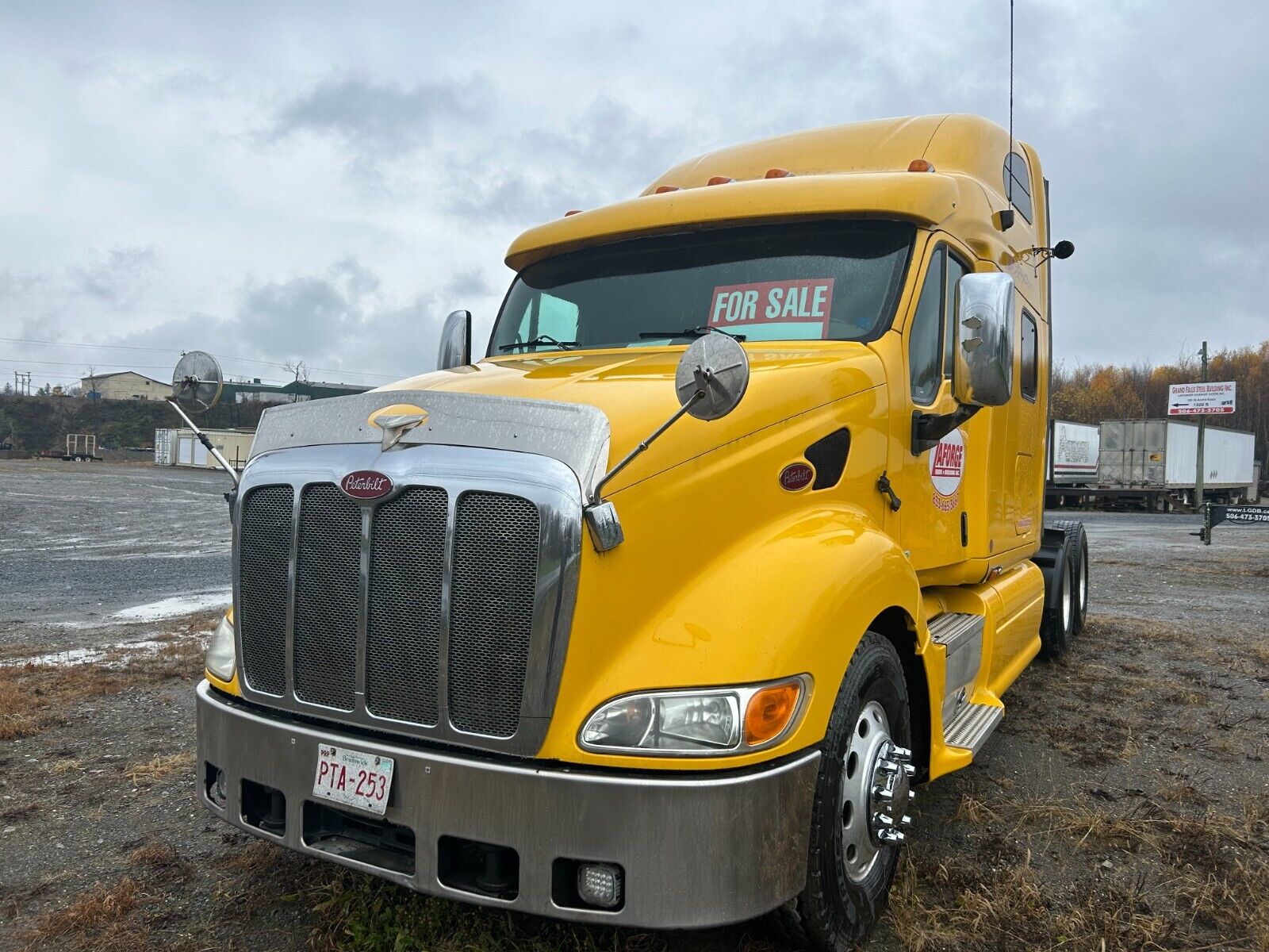 peterbilt semi truck