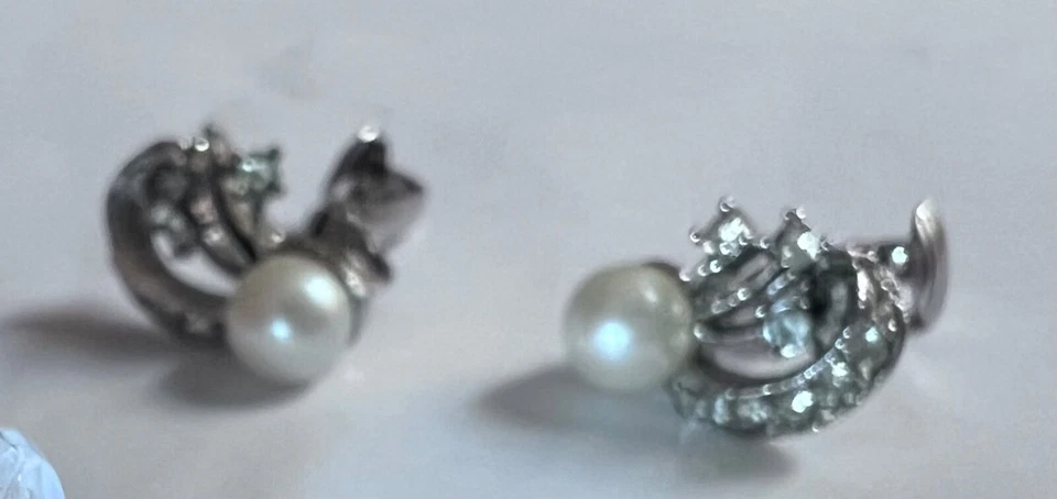 复古银色 优雅耳环 6.7 毫米白色珍珠水晶水钻夹 — 第 4/4 张图片