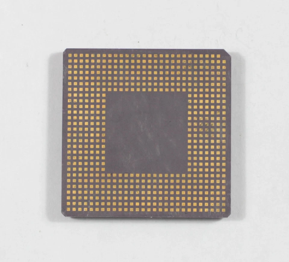 LGA Ceramic Processor - SUN UltraSPARC IIi - 333MHz - Image 2 of 2