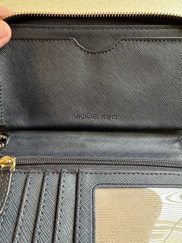 Michael Kors Jet Set Signature Multifunction Wristlet - Black - Picture 11 of 17