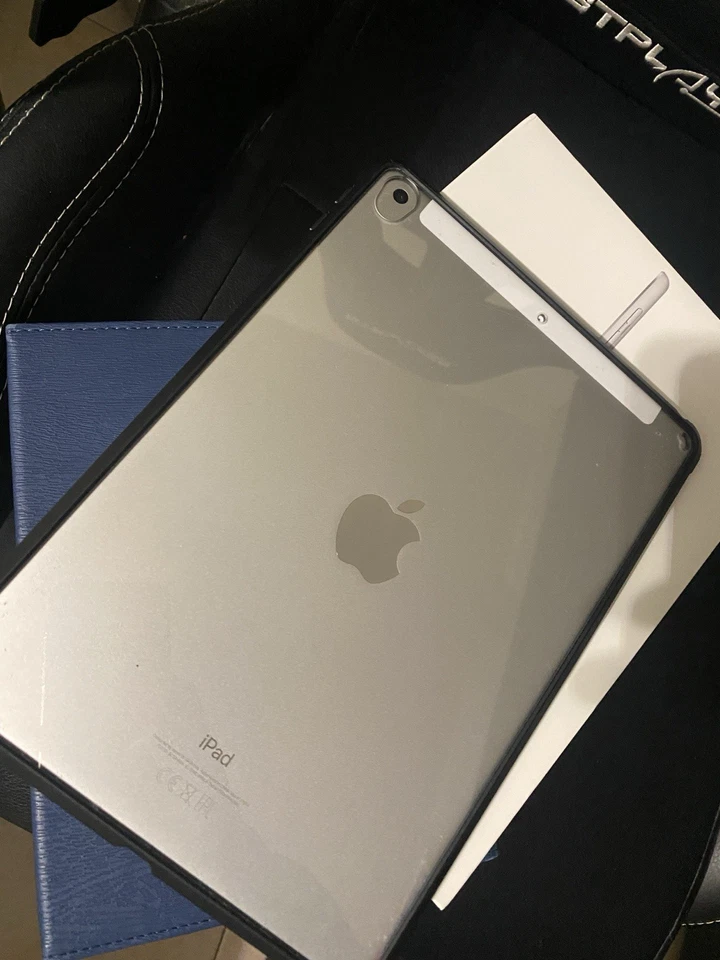 Apple iPad (6th generation) · 128GB · Cellular, foto 1 di 5