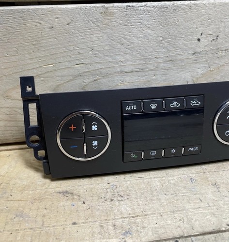 2007-2011 Chevy Avalanche Sierra Tahoe Silverado Temp Climate Control OEM - Picture 3 of 7