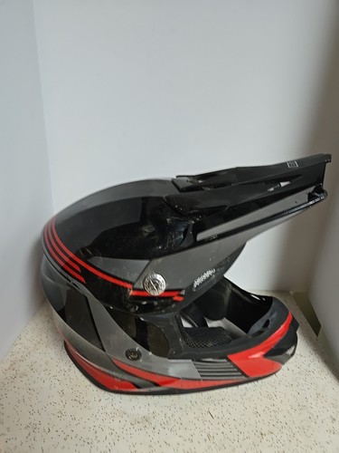 Bilt Motorcycle Helmet XL Red / Black - Picture 3 of 4