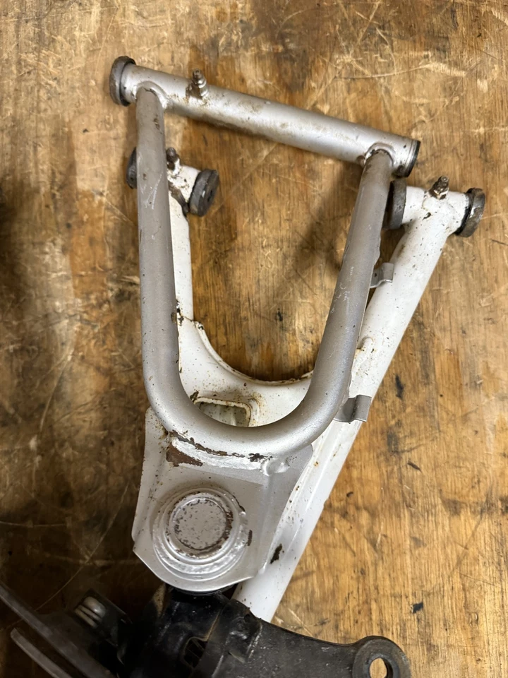 87-06 YAMAHA BANSHEE OEM A-ARMS (SEE PHOTO'S) - Image 4 of 4