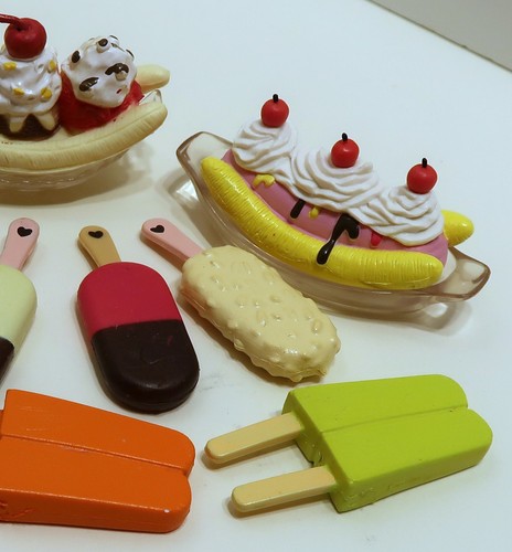 OUR GENERATION DOLL ICE CREAM TREAT TRUCK RETRO DINER REPLACEMENT ACCESSORY LOT - Picture 3 of 8