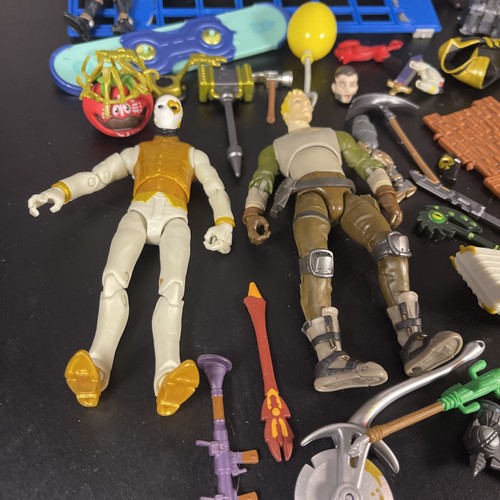 Fortnite Bus, personaggi e accessori - Foto 12 di 17