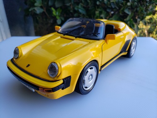 1/18 Diecast Porsche Carrera By Maisto In Yellow jaguar Tires And Wheels... - Picture 4 of 7