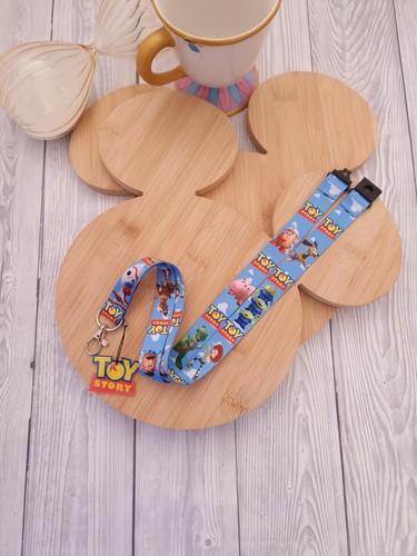 Disney Character Pixar Goofy Minnie Mickey ear holiday ID lanyard Safety Clip - 第 87/333 張圖片
