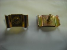 190462 PIASTRINA SOSTEGNO BORDO CABINA PIAGGIO APE 501-601 (ORIGINALE PIAGGIO)