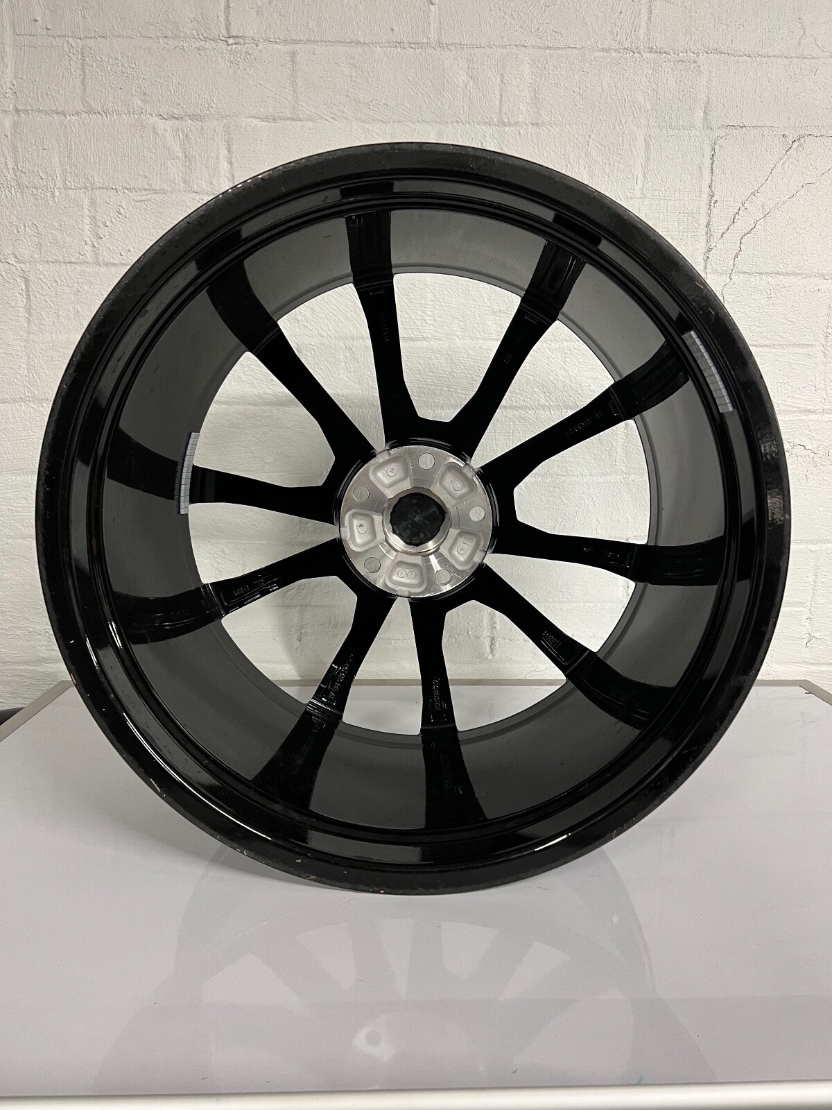 GREAT CONDITION  Factory Lamborghini Urus Wheel OEM 23 Rear  Genuine 4ML601025AF