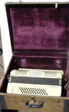 FRONTALINI ACCORDION MODEL 1018 