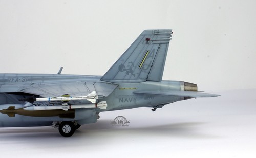 (Pre-Order) US Navy F/A-18E Super Hornet Tomcater 1:48 Pro Built Model - Picture 6 of 24