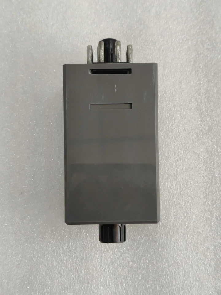 IDEC ELECTRONIC TIMER TIMING VOLTAGE 100-120VAC FREE FAST SHIPPING - Image 3 of 4