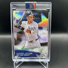 AARON JUDGE HOLO YANKEES MVP  INVESTMENT CARD
