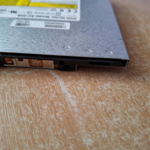 Toshiba CD-RW / DVD+RW Drive For Laptop. Model: SU-208 - SATA - Picture 5 of 6