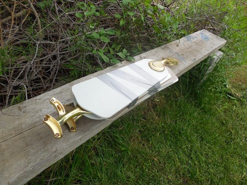 4 PADDLE FAN BLADES AND BRACKETS - Picture 6 of 14