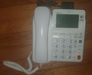 AT&T CL-4940 Corded STANDARD PHONE WITH ANSWERING SYSTEM AND BACKLIT ...