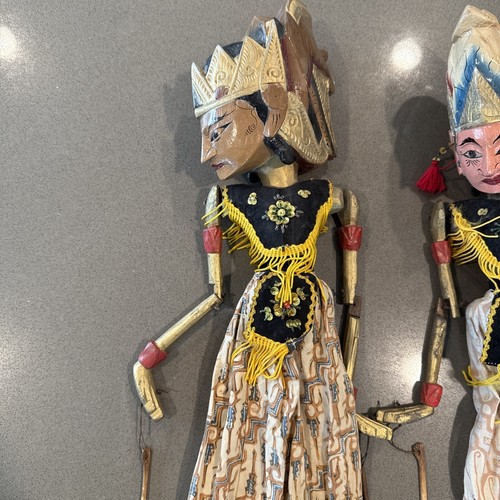 "Títeres de palo indonesios vintage de los años 40 marionetas Wayang Golek talladas a mano 27"" de alto" - Imagen 6 de 24