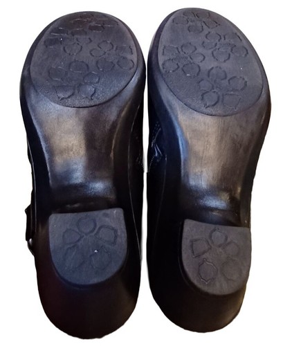 Women's SIZE 7M Black Ankle Bootie 2.5 in High Almond Toe Side Zip Foam Padding - Picture 9 of 11