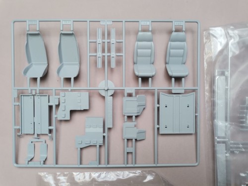Jeep CJ-7 Revell #07470 1:16 defekt - Bild 15 von 18