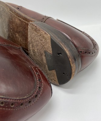 Alden 992 Saddle is built on the Barrie last. The model has a brown Calfskin leather upper with a single leather outsole.
