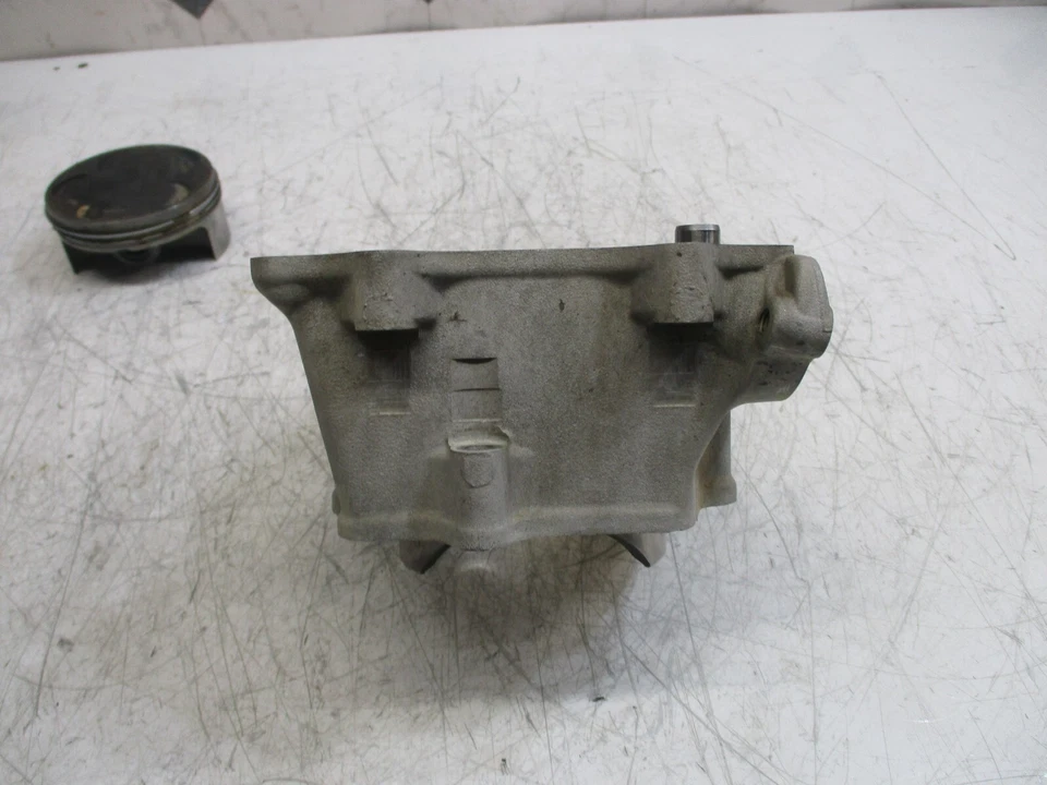 Yamaha yz250f yz 250 f 2004 04 Cylinder jug. - Image 4 of 4