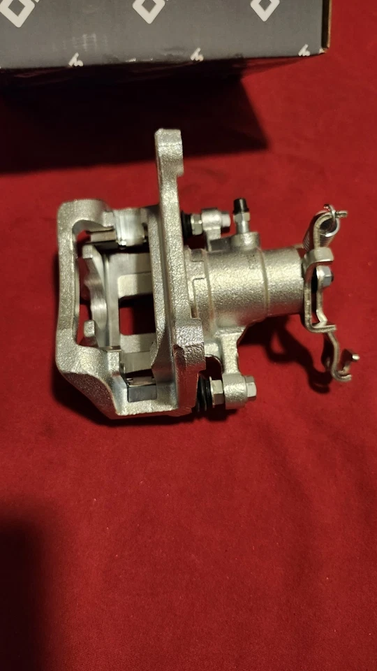 Pinza de freno de disco-OEF3 16-21 Chevrolet Malibu Foto 4 de 4