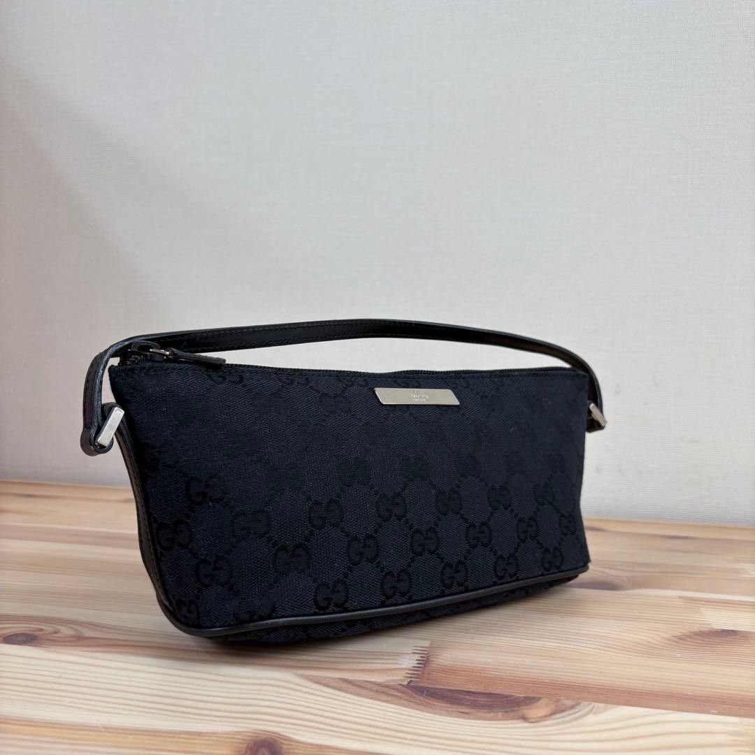 Authentic GUCCI GG Pattern Accessory Pouch Handba… - image 3