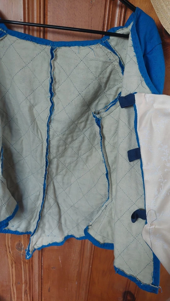 women's 18th century short gown, French and Indian, Rev war - Image 2 of 4