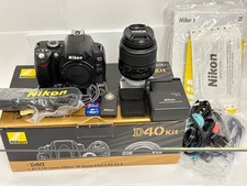 Nikon D D40 6.1MP Digital SLR Camera Black Kit w/ AF-S DX 18-55mm Lens Excellent