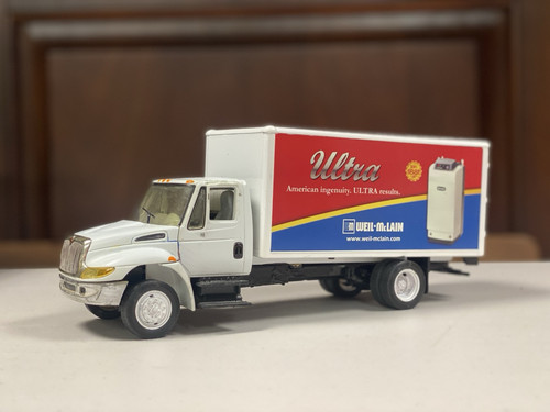 FIRST GEAR /WEIL-MCLAIN ERTL DIECAST BOX TRUCK - Picture 1 of 5