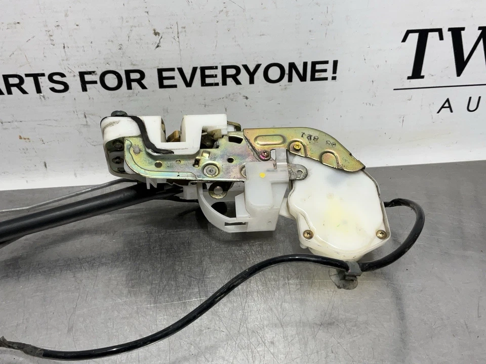 1997-2001 HONDA CRV CR-V Right Passenger Front Door Latch OEM - Image 4 of 4