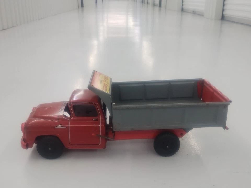 Camión de volteo hidráulico de acción mecánica MARX de los años 50 - BUEN ESTADO Foto 4 de 4