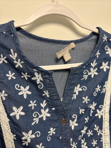 NWT Woman Within Blue Denim Embroidered 3/4 Sleeve Vneck Boho Shirt Women’s Sz M - Picture 3 of 11