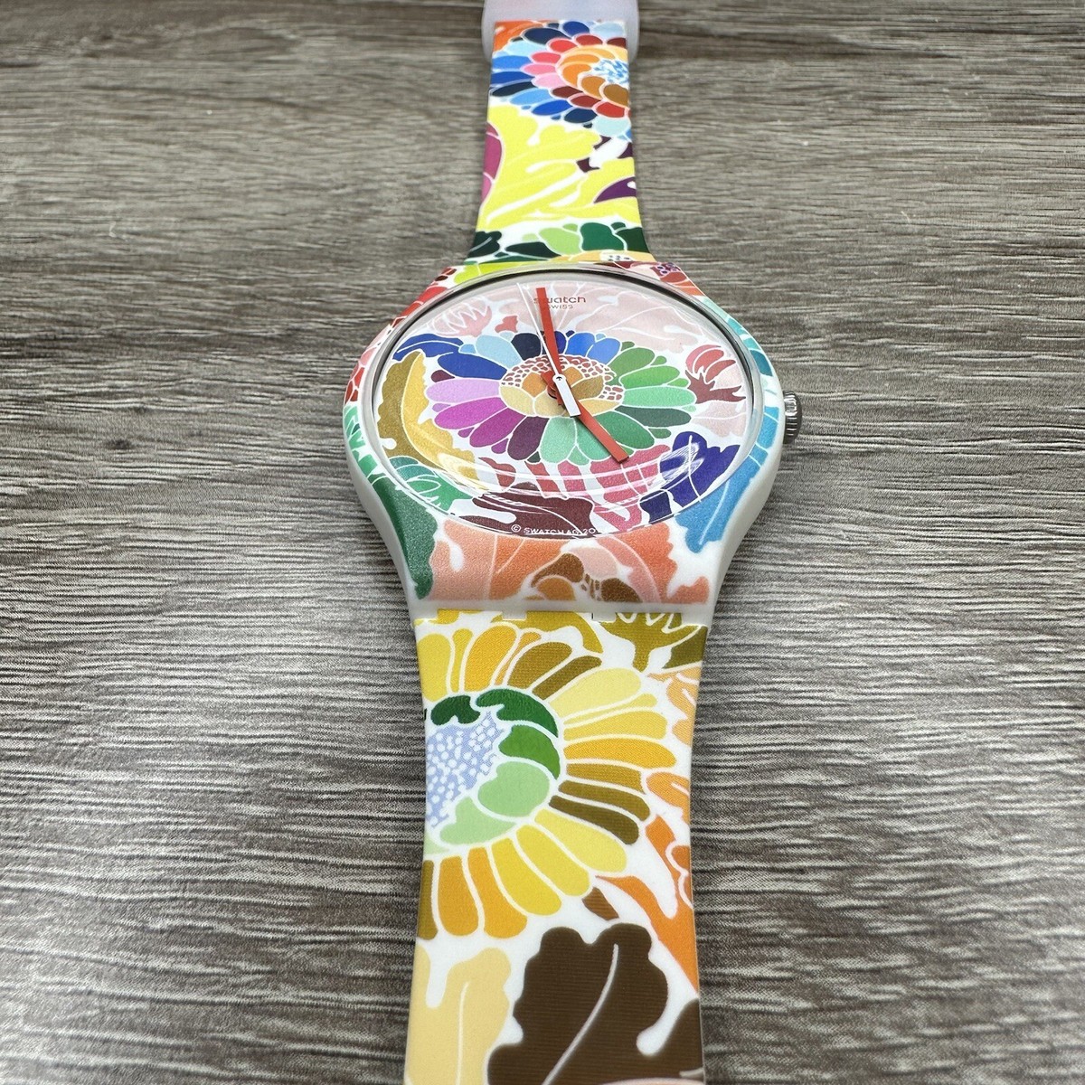 Swatch フラワーデザイン クォーツ時計 NEW✓LIMITED✓ Swatch FLOWERFOOL Multicolor Floral Print